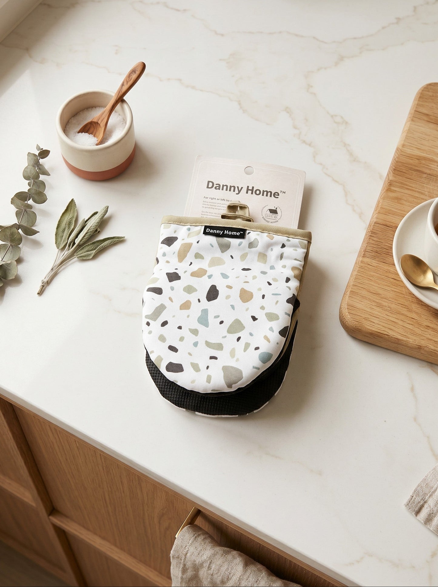 Danny Home Silicone Oven Mitts (Patterned White)