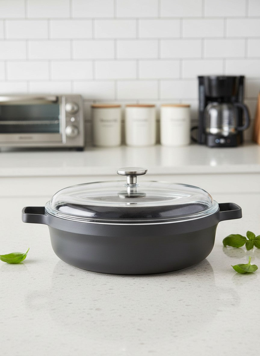 Covered 2-handle sauté pan 28cm