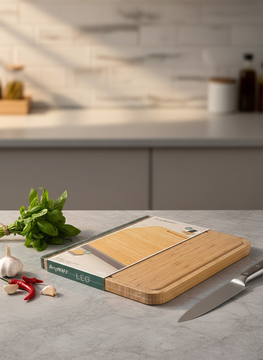 LEO Cutting board with tablet stand 45x41cm